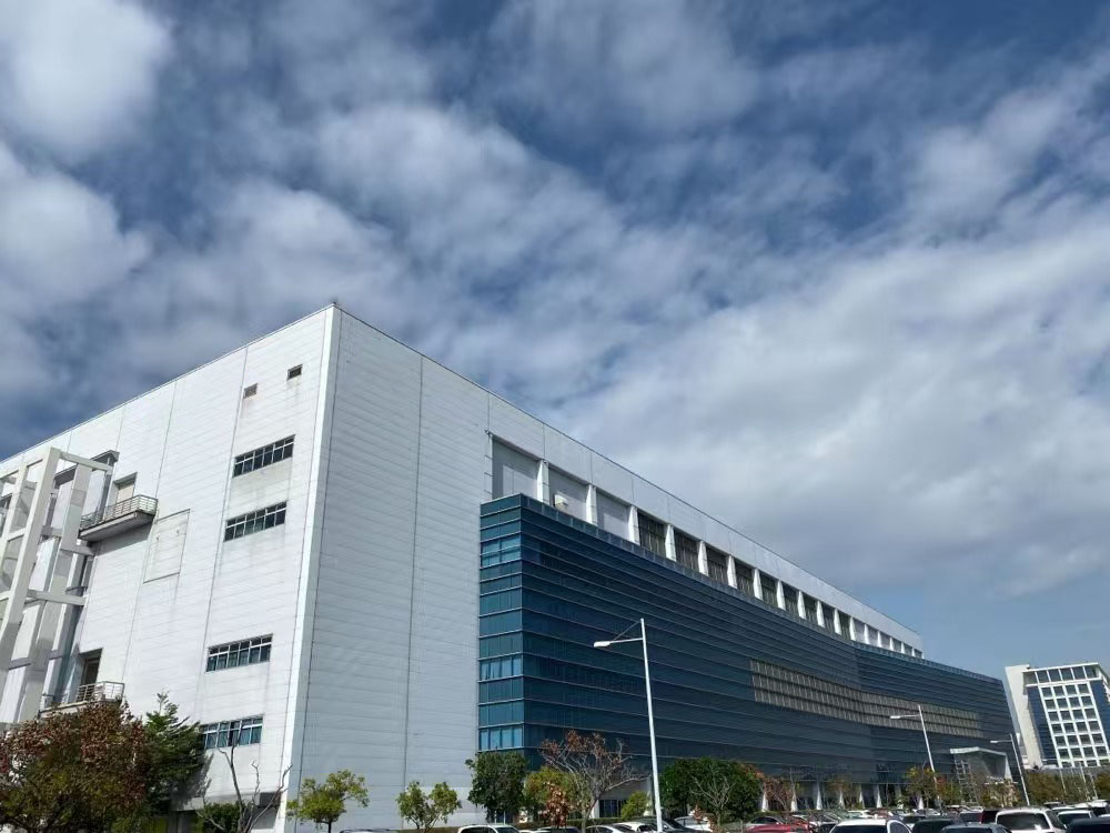 디스플레이 브랜드는 산업 변화가 속한 어려운 변화를 겪고 있습니다.